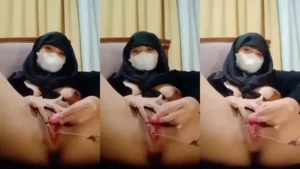 Abg Hijab Keenakkan Colmek Muncrat